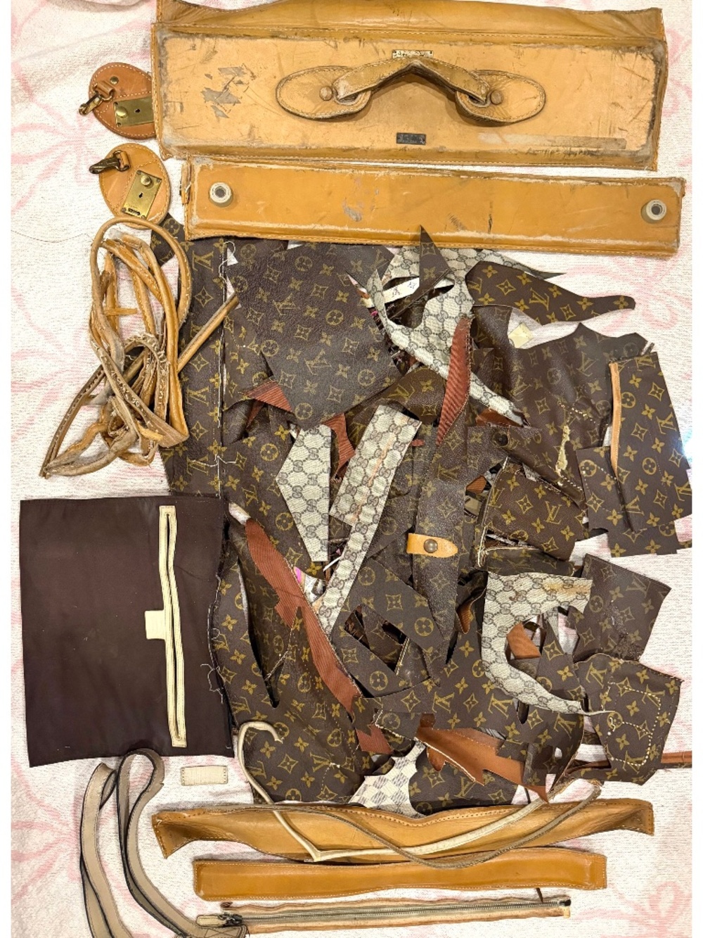 ✨LV Scrap Pieces✨